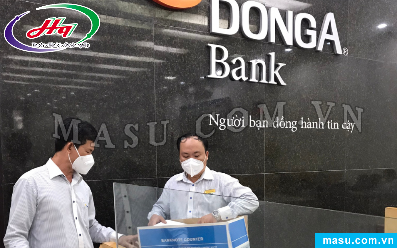 Hoàng Quân cung cấp máy đếm tiền cho DongA Bank 